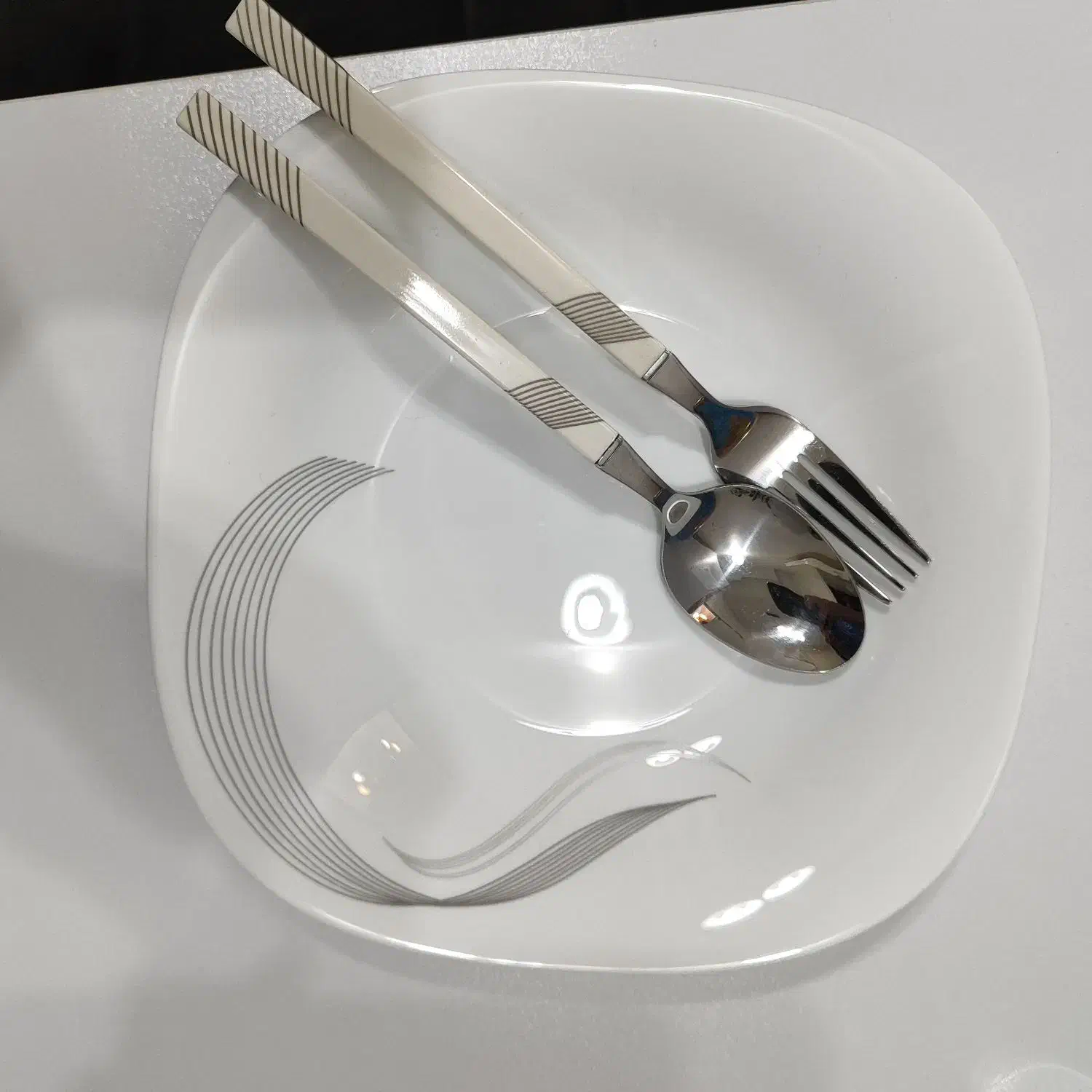 سرویس قاشق و چنگال سفید|ظروف سرو و پذیرایی|تهران, پرستار|دیوار