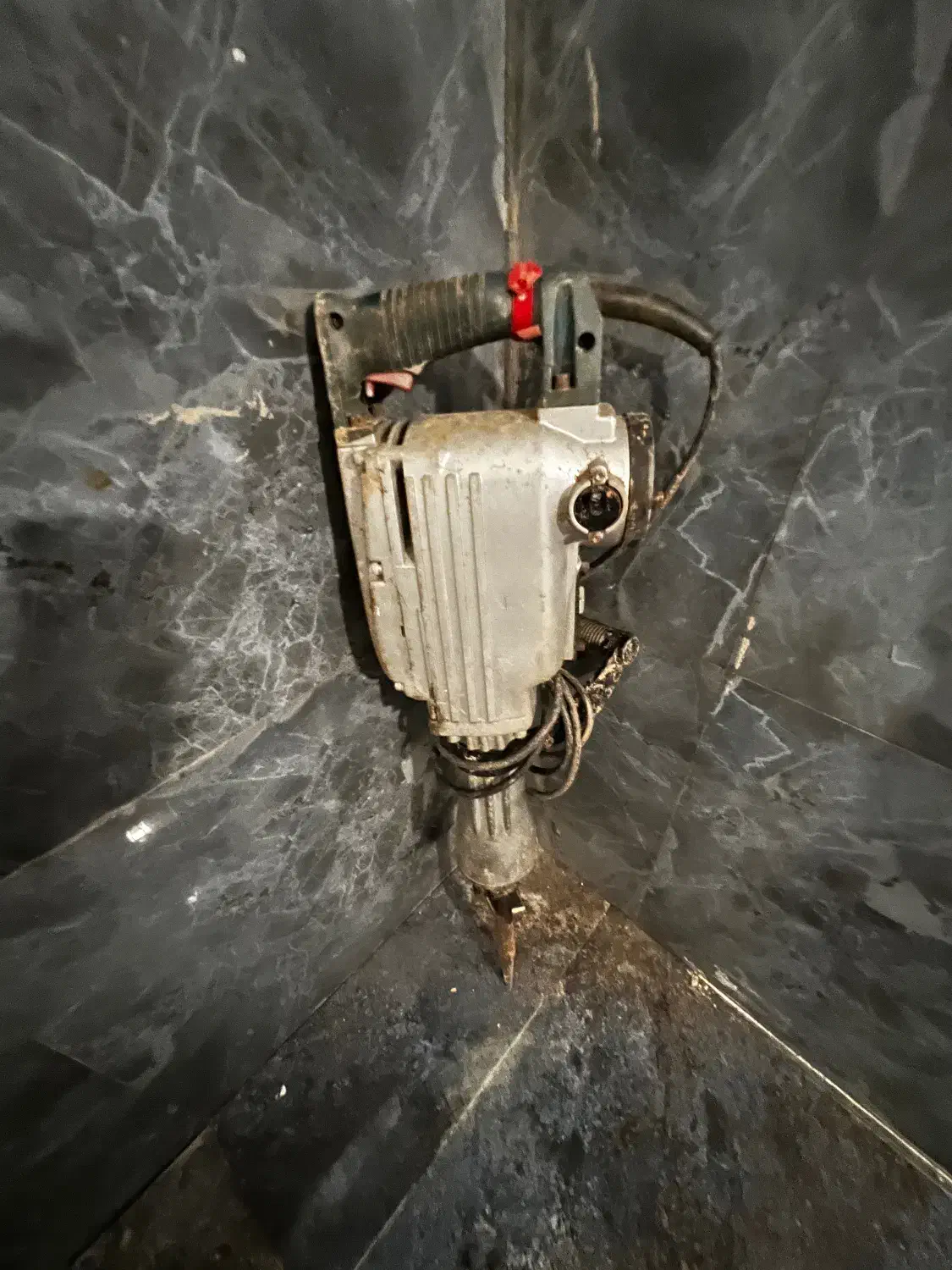 بتن کن بزرگ رونیکس کارکرده|ابزارآلات|مرند, |دیوار