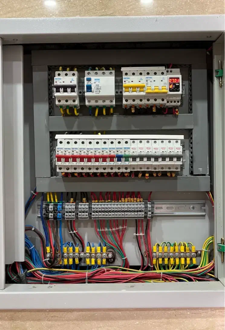 برقکاری ساختمان واجرای لاین نوری و هوشمند سازی|خدمات پیشه و مهارت|داراب, |دیوار