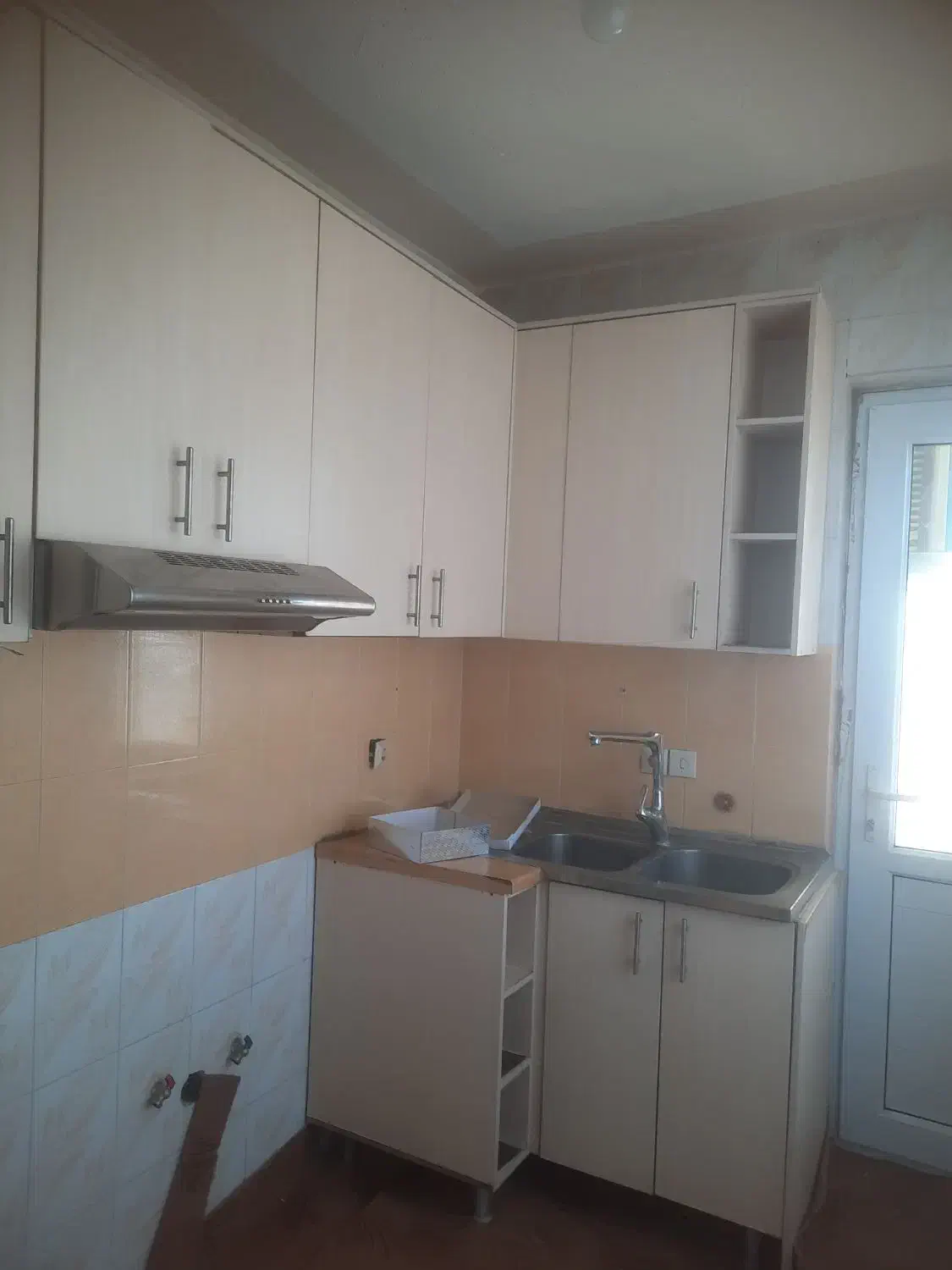 کابینت|مصالح و تجهیزات ساختمان|گلبهار, شهر جدید گلبهار|دیوار