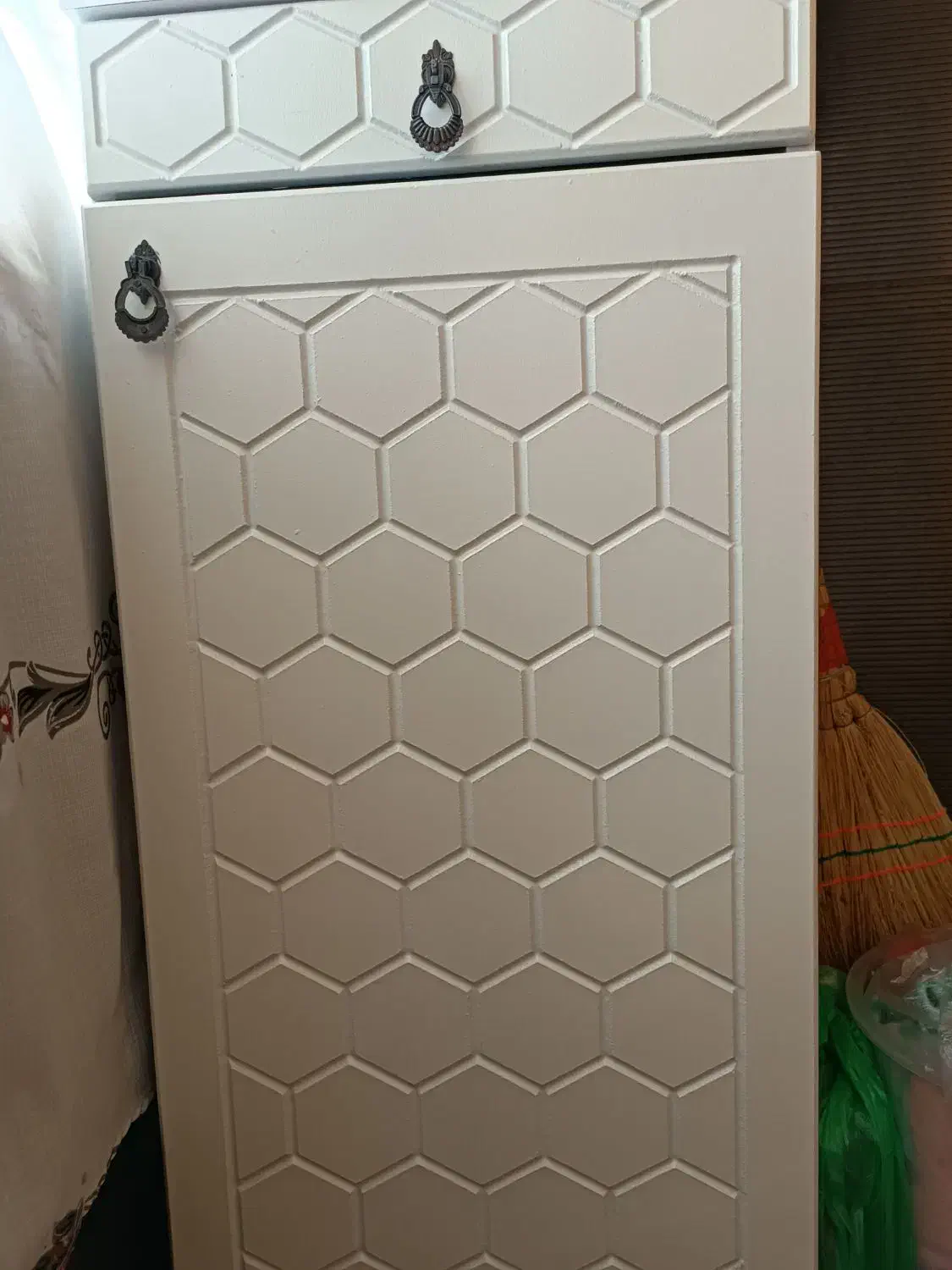 جاکفشی|جاکفشی، کمد، دراور|سمنان, |دیوار