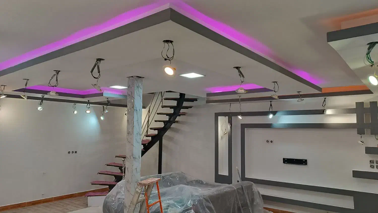 نقاشی ساختمان با ۲۵سال سابقه بهترین قیمت و کیفیت|خدمات پیشه و مهارت|دماوند, گیلاوند|دیوار