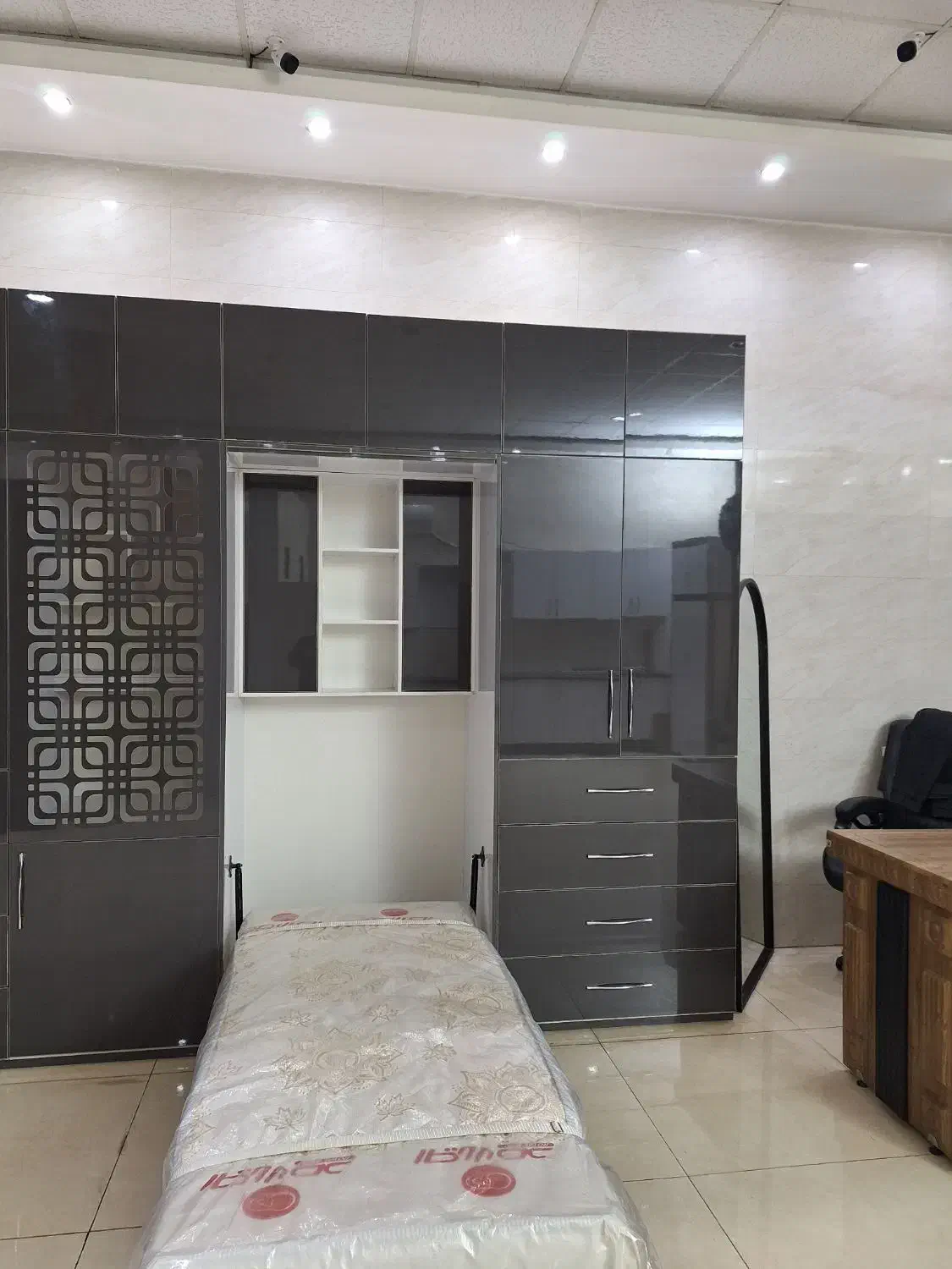 کمد دیواری.تخت کمجا.تخت تاشو.میزتحریر. تخت تکنفره|جاکفشی، کمد، دراور|تهران, تهرانسر شرقی|دیوار