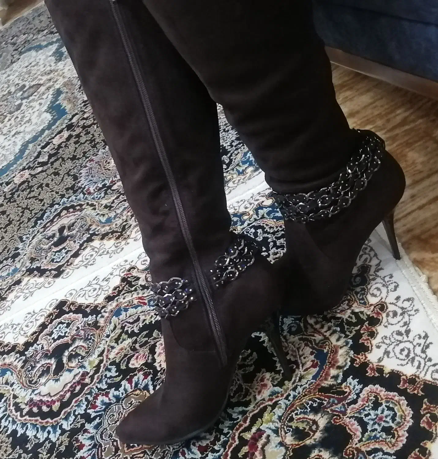 چکمه مجلسی|کیف، کفش، کمربند|اندیشه, اندیشه فاز ۱|دیوار