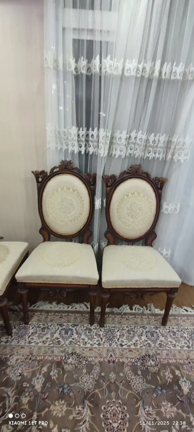 مبل ۹ نفره سلطنتی با نهار خوری ۸ نفره با صندلی|مبلمان خانگی و میز عسلی|اصفهان, محله اسلامی|دیوار