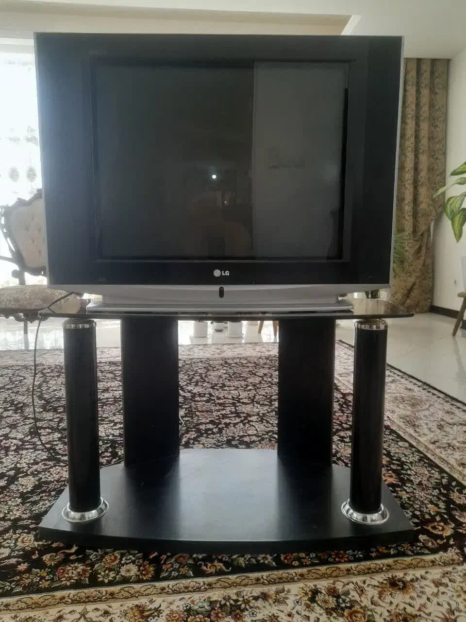 تلوزیون ۲۷ اینچ قدیمی LG|تلویزیون و پروژکتور|قم, صدوق|دیوار