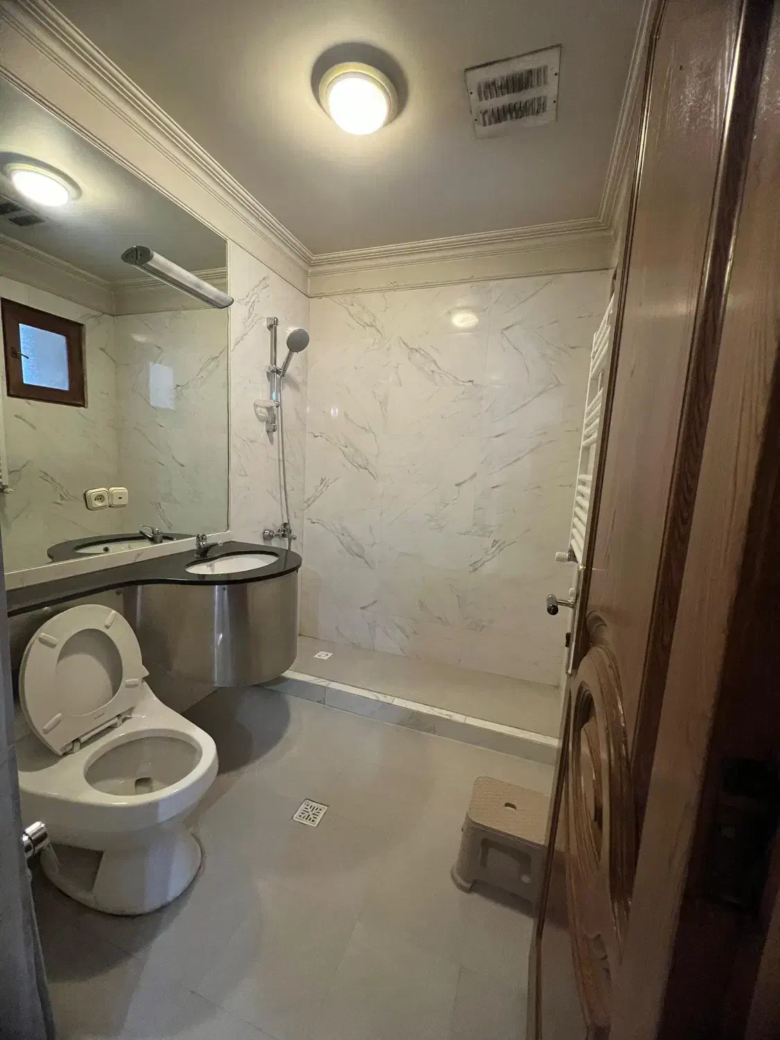 فرشته ۳۷۰ متر تاپ لوکیشن