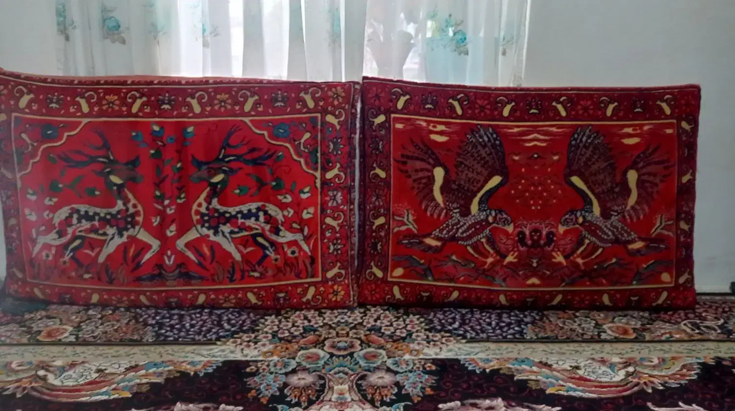 پشتی 1 عدد جفت و دو عدد تکی|پشتی|تنکابن, |دیوار