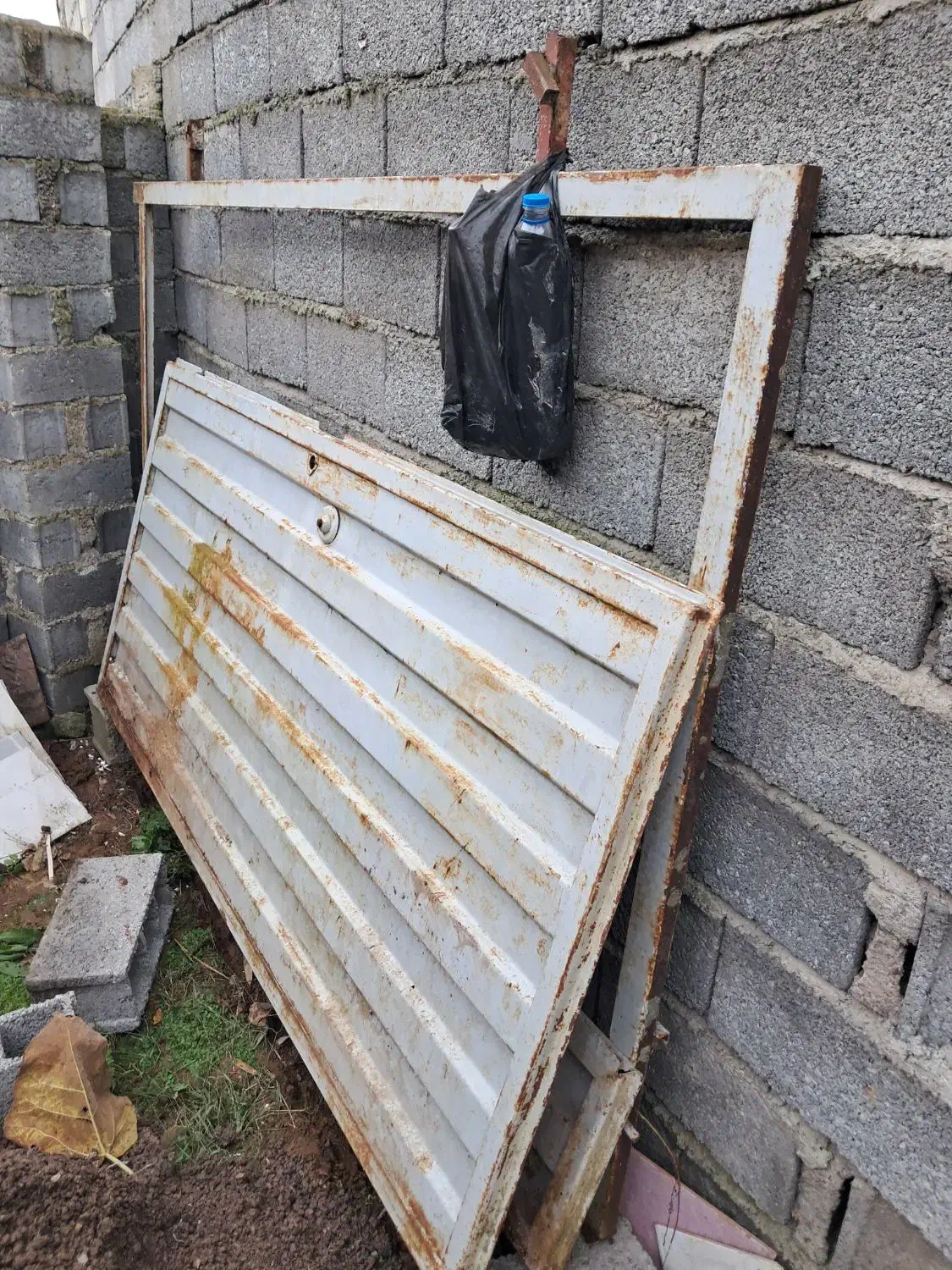 در و پنجره آهنی و دست دوم|مصالح و تجهیزات ساختمان|لاهیجان, لیالستان|دیوار