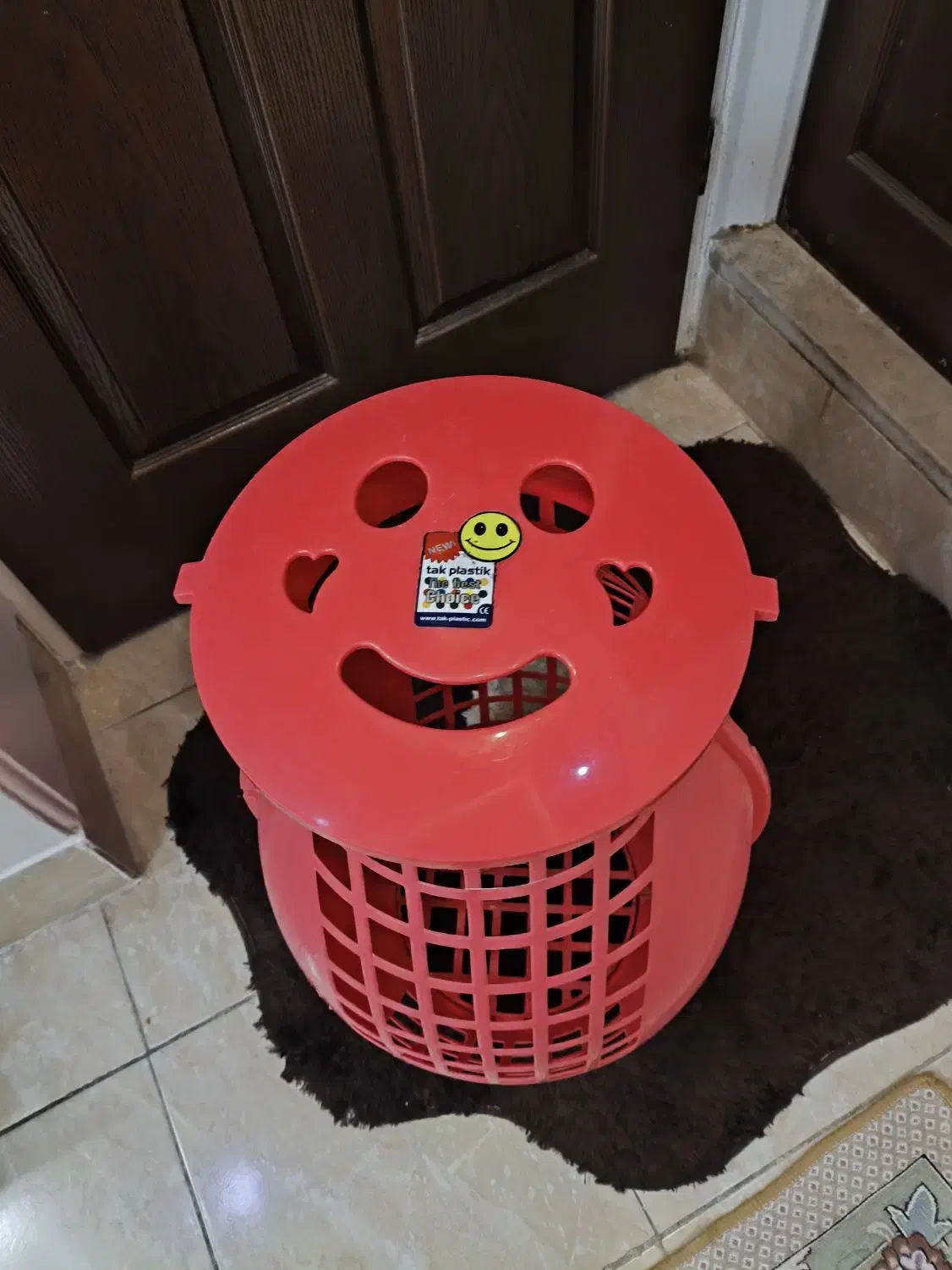 سبد خمره ایی بزرگ|ظروف نگهدارنده، پلاستیکی، یکبارمصرف|اصفهان, باغ فدک|دیوار