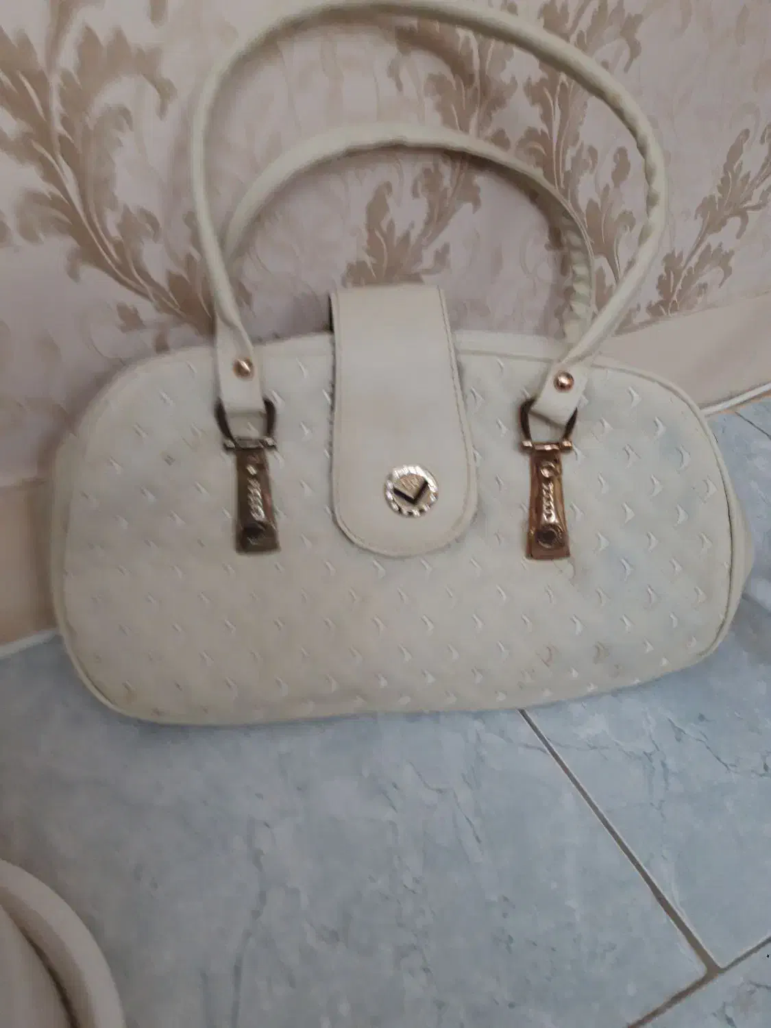 دوعدد کیف|کیف، کفش، کمربند|پاکدشت, پاکدشت (مامازند)|دیوار