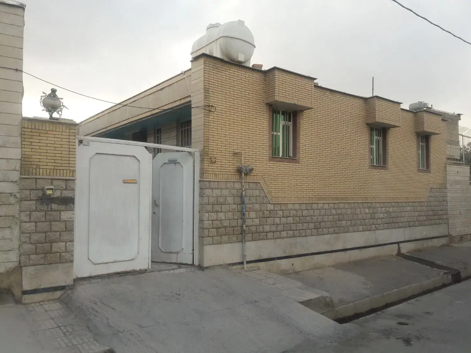 ویلایی درب حیاط 120متر|اجارهٔ خانه و ویلا|شیراز, تندگویان|دیوار