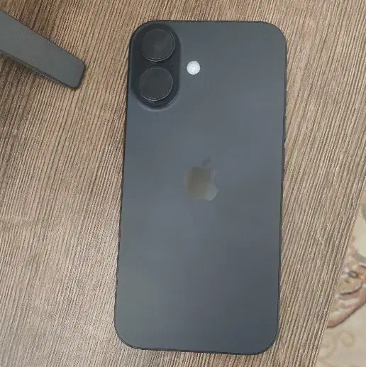 گوشی ایفون ۱۶ نرمال در حد|موبایل|نمین, |دیوار