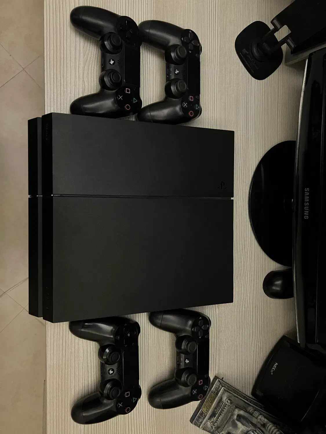Ps4 fat با ۴تا دسته ی اضافه|کنسول، بازی ویدئویی و آنلاین|تهران, گلستان (شهرک راه آهن)|دیوار
