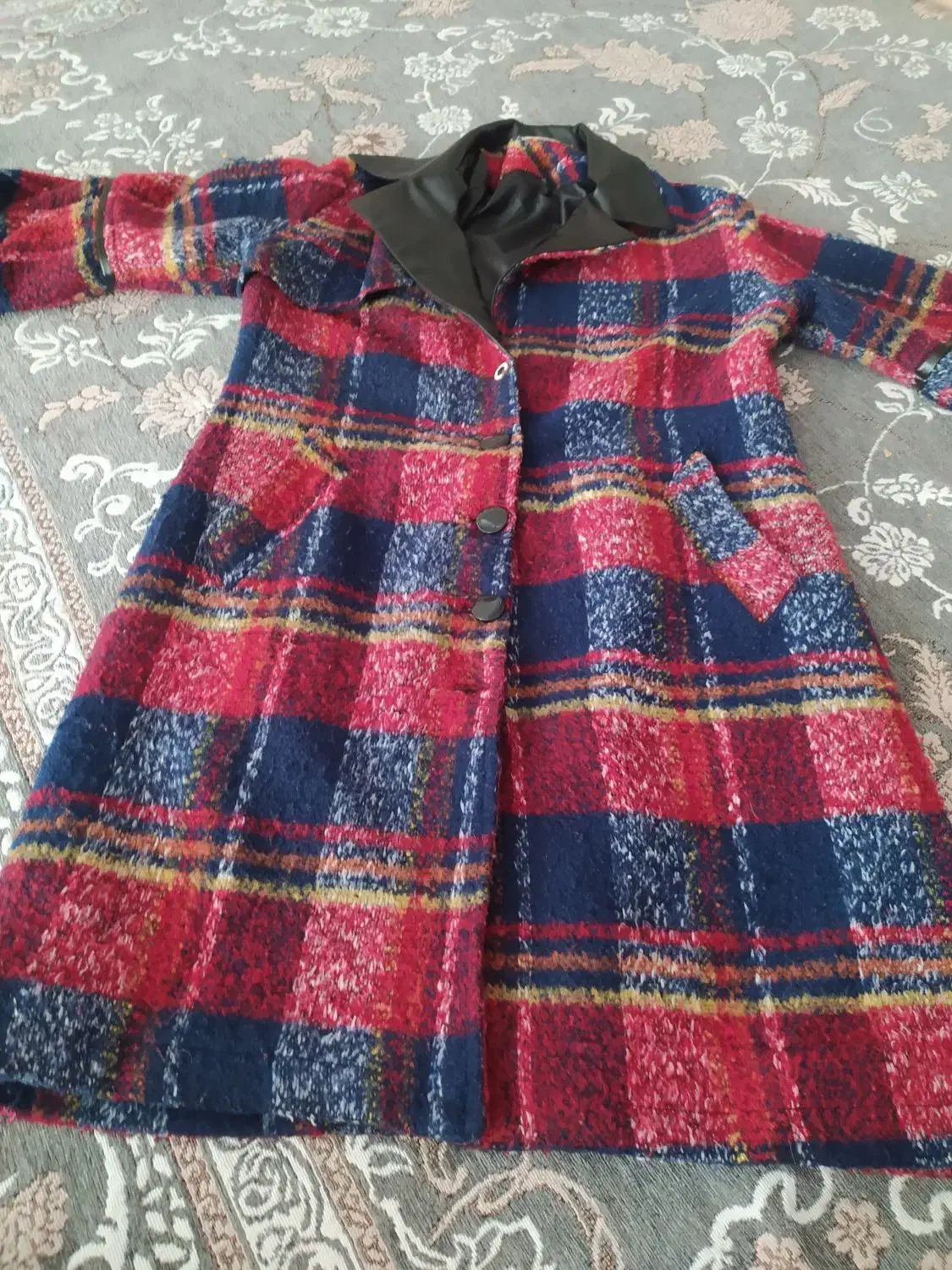 پالتو زنانه تمیز|لباس|نیشابور, میدان حافظ|دیوار