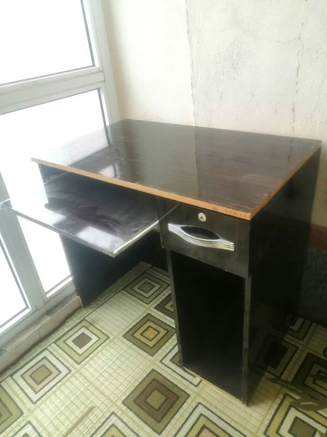 میز تحریر و کامپیوتر|میز تحریر و کامپیوتر|جوانرود, |دیوار