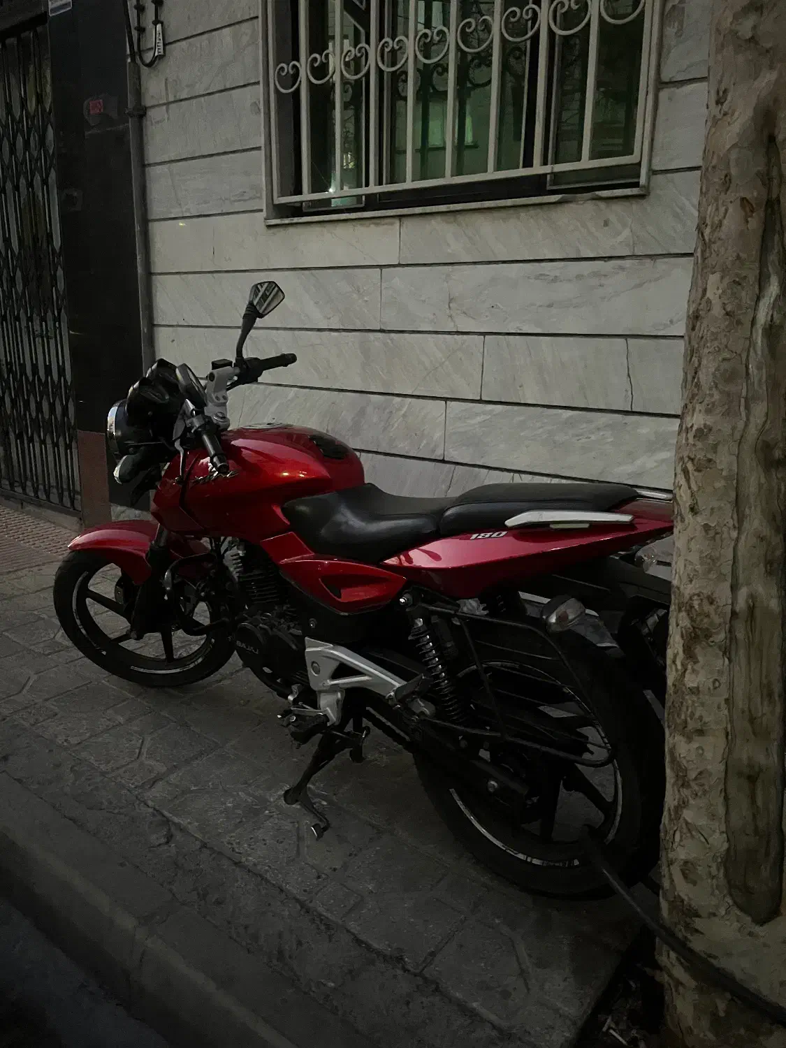 ug4 ۱۸۰|موتورسیکلت|تهران, استقلال|دیوار