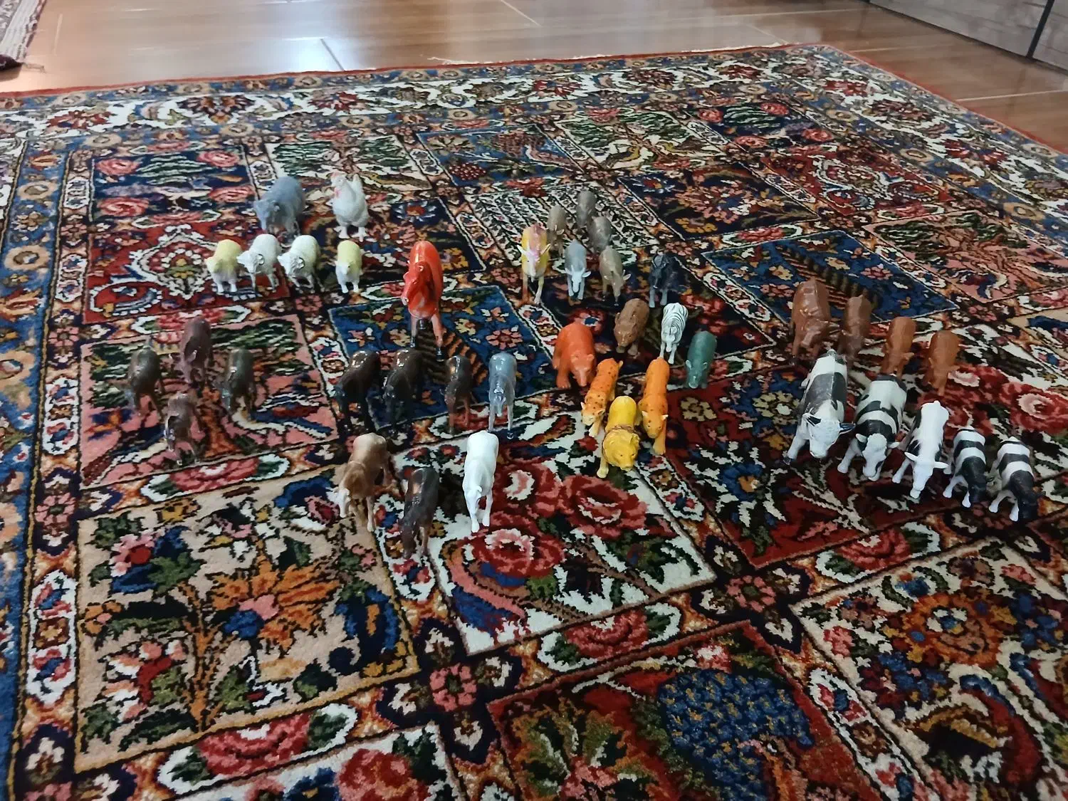 ۴۰ عدد اسباببازی حیوانات با قیمت باور نکردنی|اسباببازی|شاهینشهر, عطار|دیوار