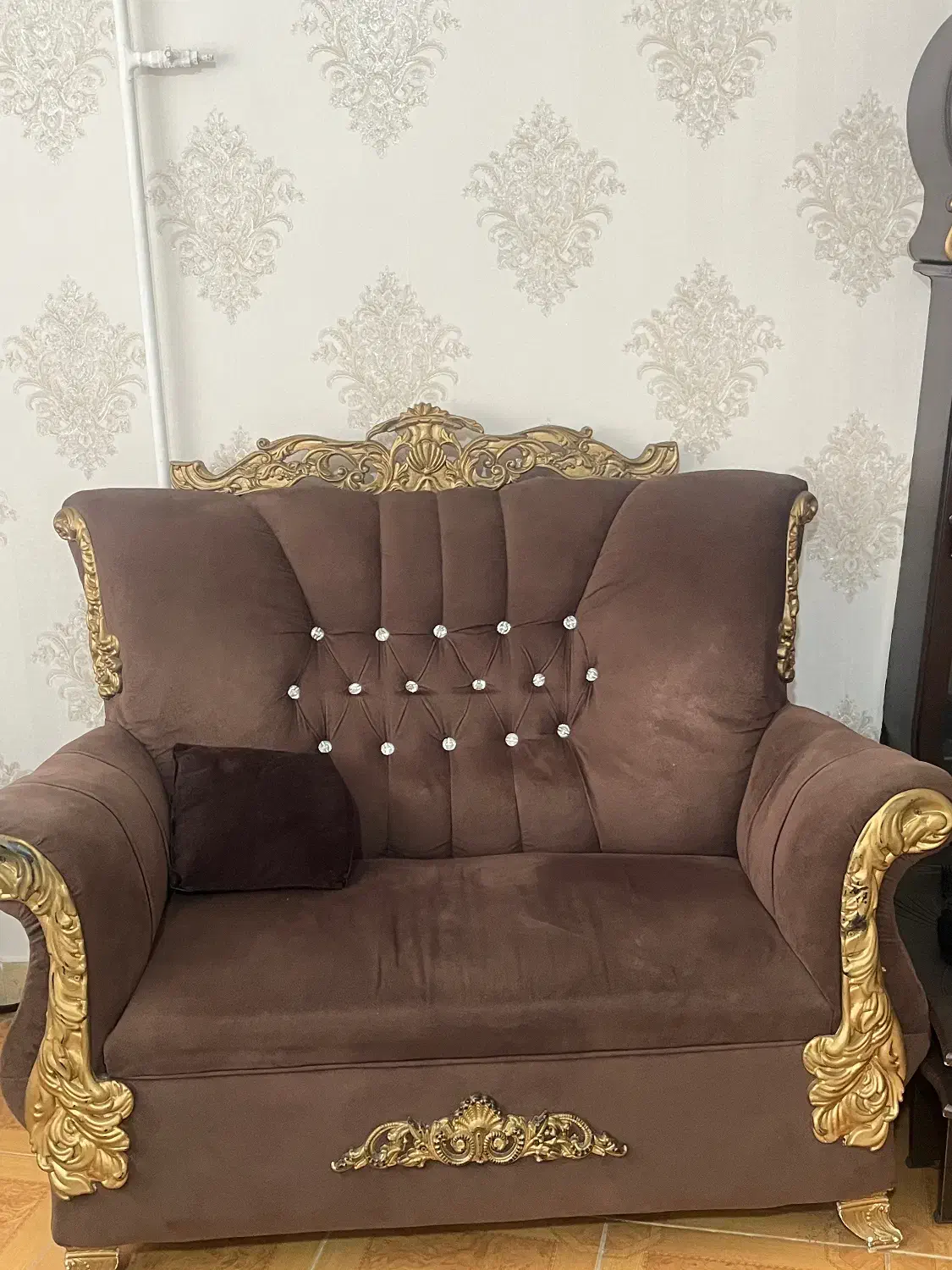 مبل هفت نفره|مبلمان خانگی و میز عسلی|رشت, پیرکلاچای|دیوار