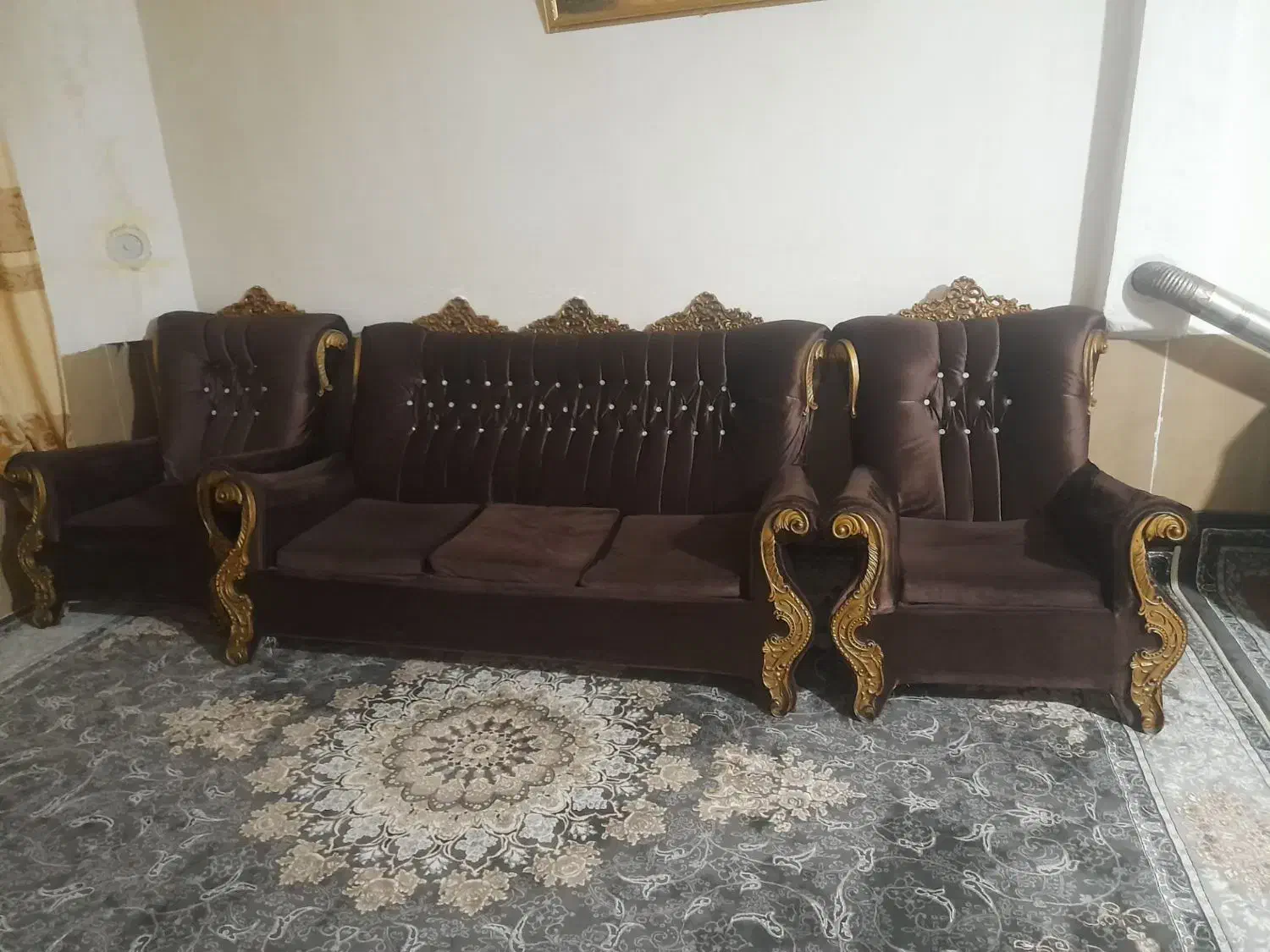 مبل هفت نفره فقط مبل سه نفره یکم خرابی داره|مبلمان خانگی و میز عسلی|چناران, |دیوار