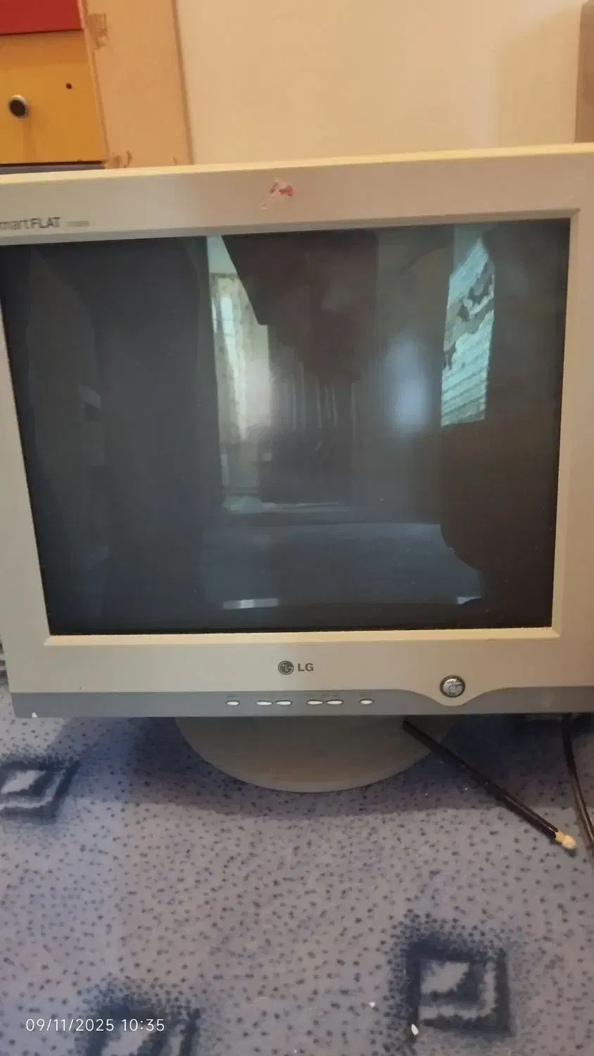 مانیتور|رایانه رومیزی|ماکو, |دیوار