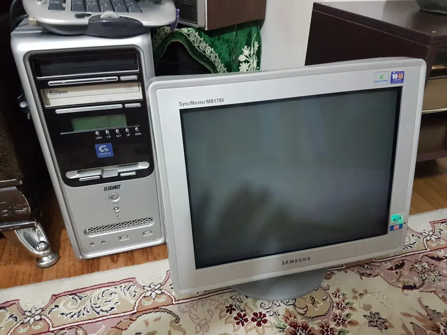 سیستم کامپیوتر|رایانه رومیزی|سنندج, |دیوار