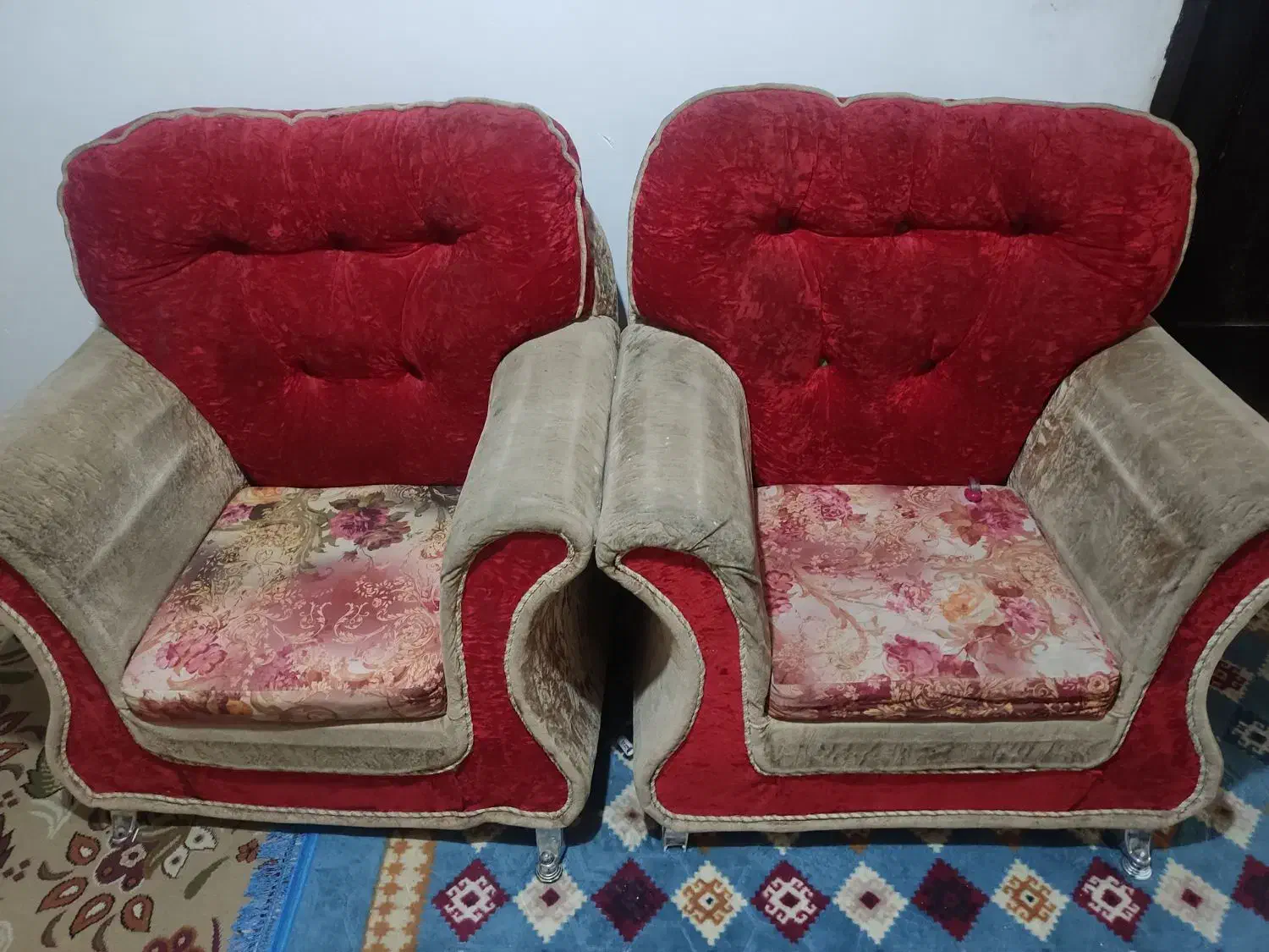 مبل راحتی|مبلمان خانگی و میز عسلی|صدرا-فارس, فاز ۱|دیوار