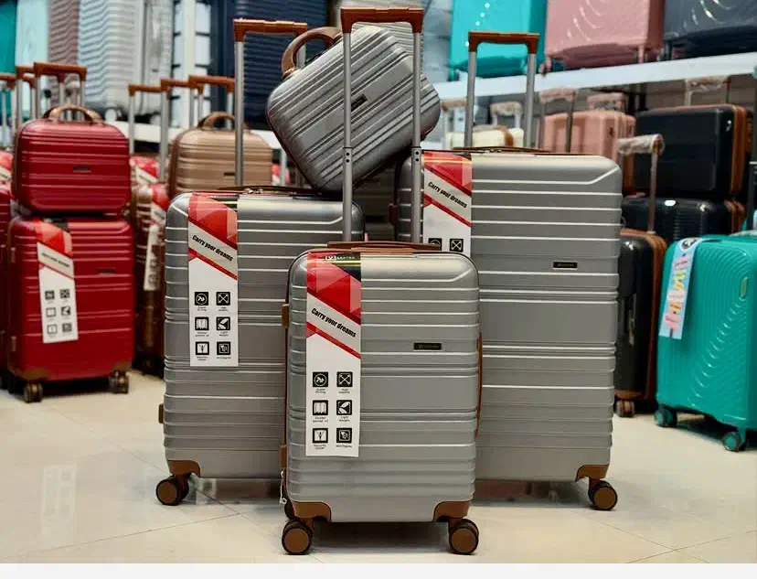 چمدان کسا اصفهان چمدون لوکس جهیزیه کیف تخفیفات کسا|کیف، کفش، کمربند|اصفهان, شهشهان|دیوار