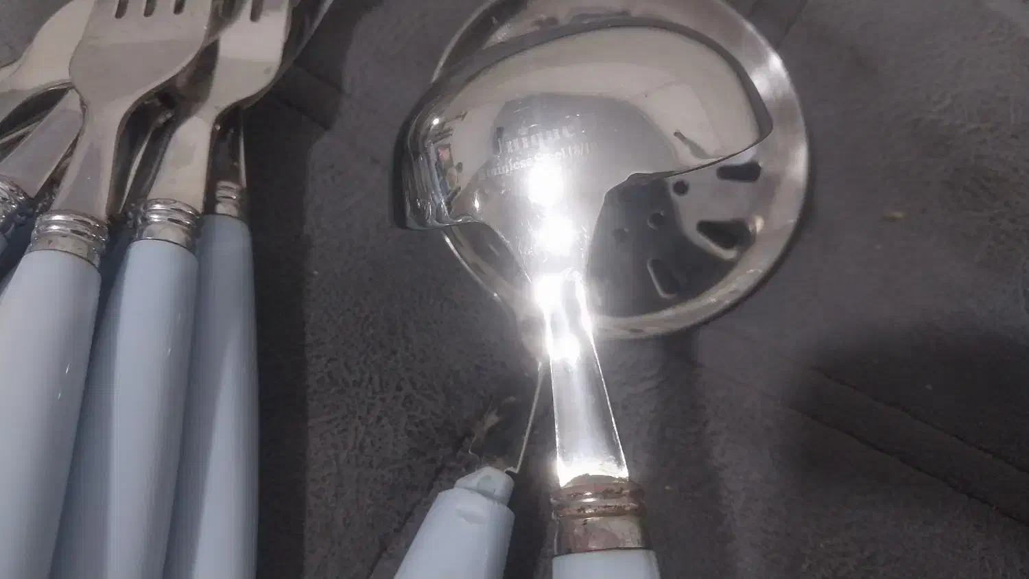 سرویس قاشق چنگال ۱۲ نفره مارک یونیک|ظروف سرو و پذیرایی|محمدیه-قزوین, |دیوار