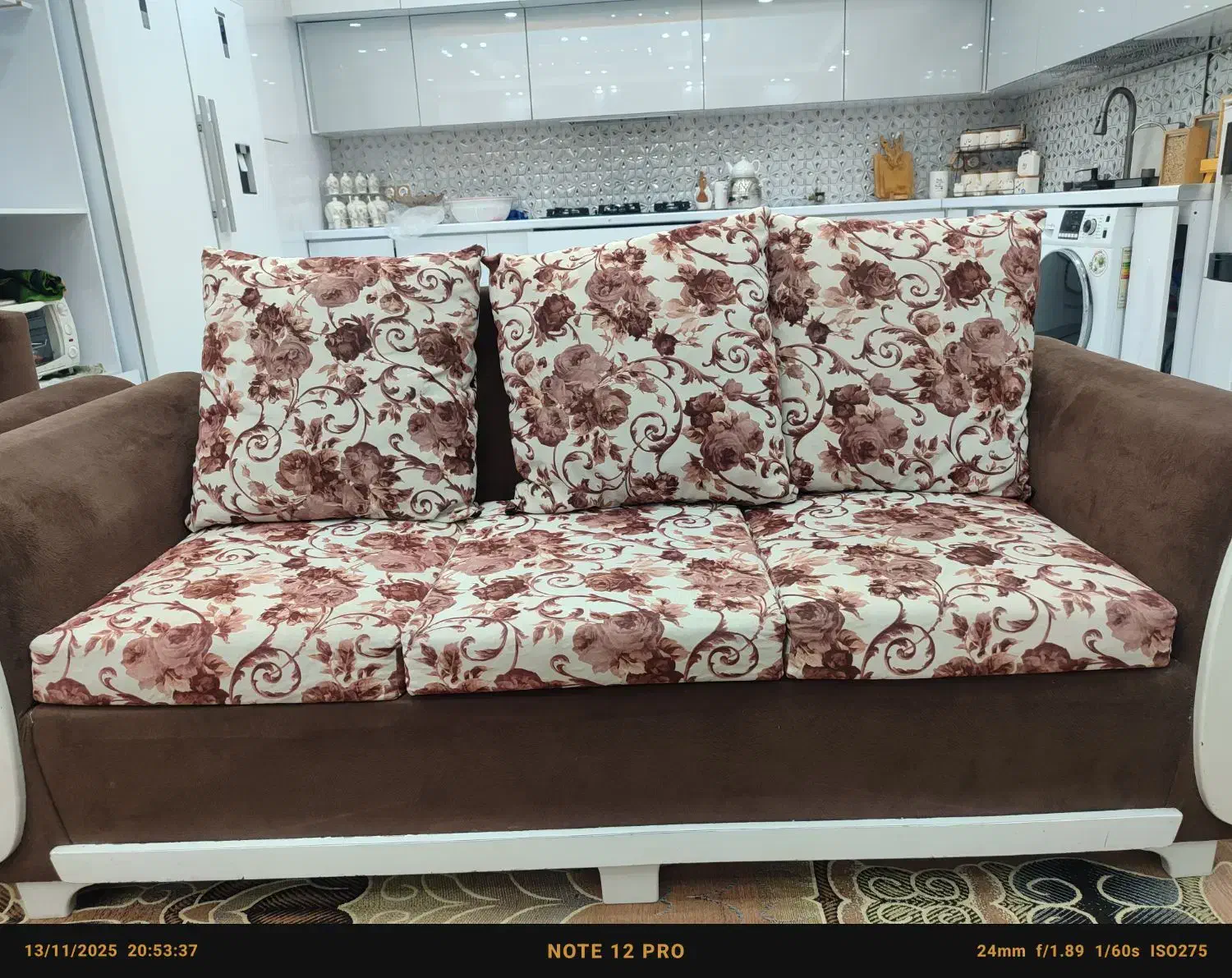 فروش یک دست مبل هفت نفره|مبلمان خانگی و میز عسلی|خشت, |دیوار