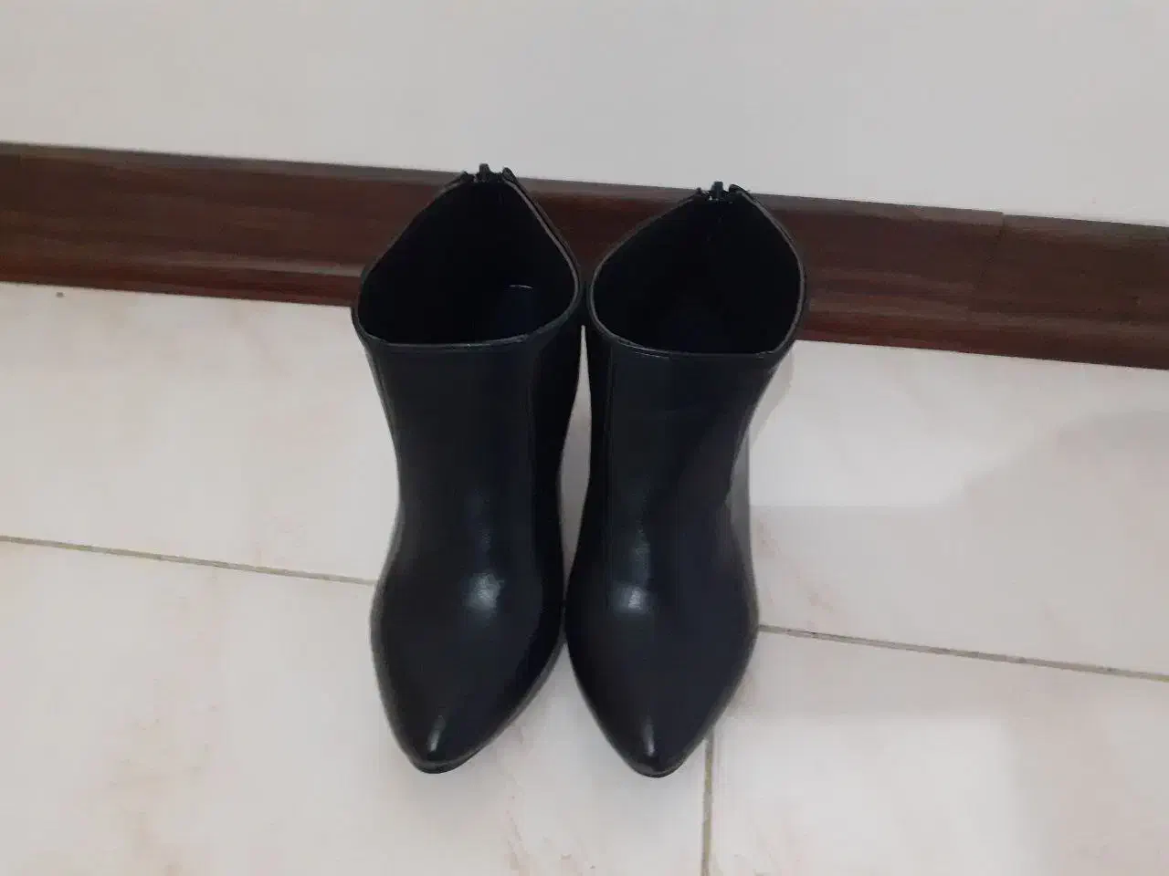 نیم بوت سایز ۳۸|کیف، کفش، کمربند|شاهینشهر, خانه کارگر|دیوار