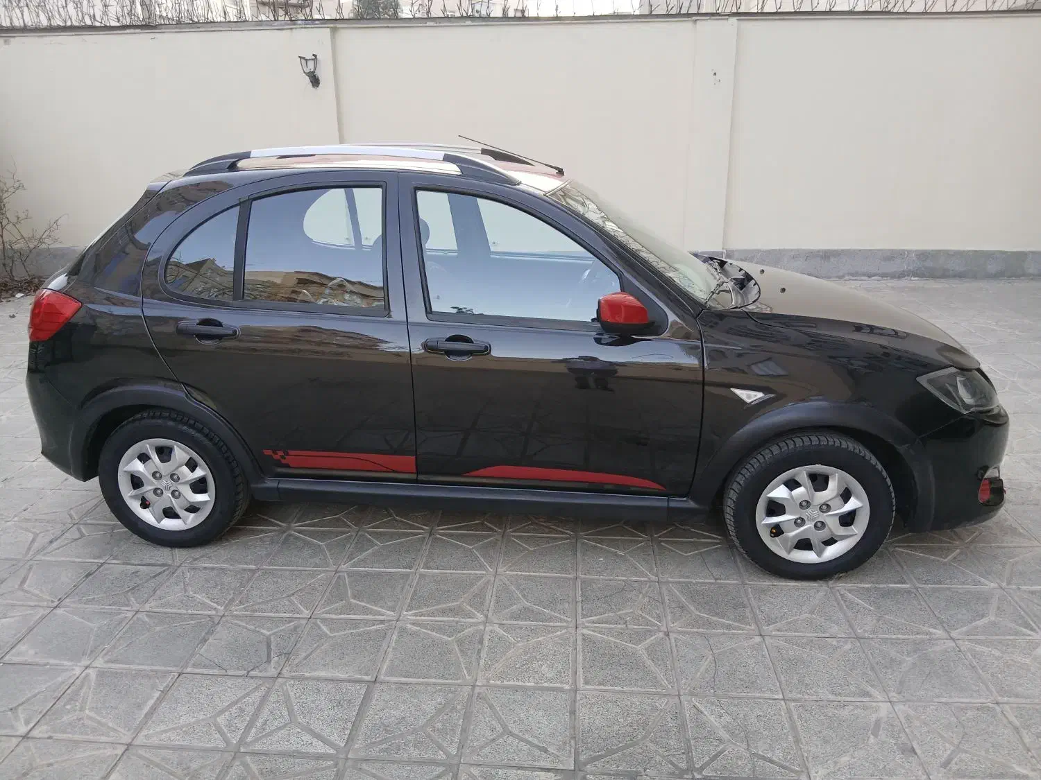 کوییک مشکی قرمز آر|خودرو سواری و وانت|مشهد, جاهد شهر|دیوار