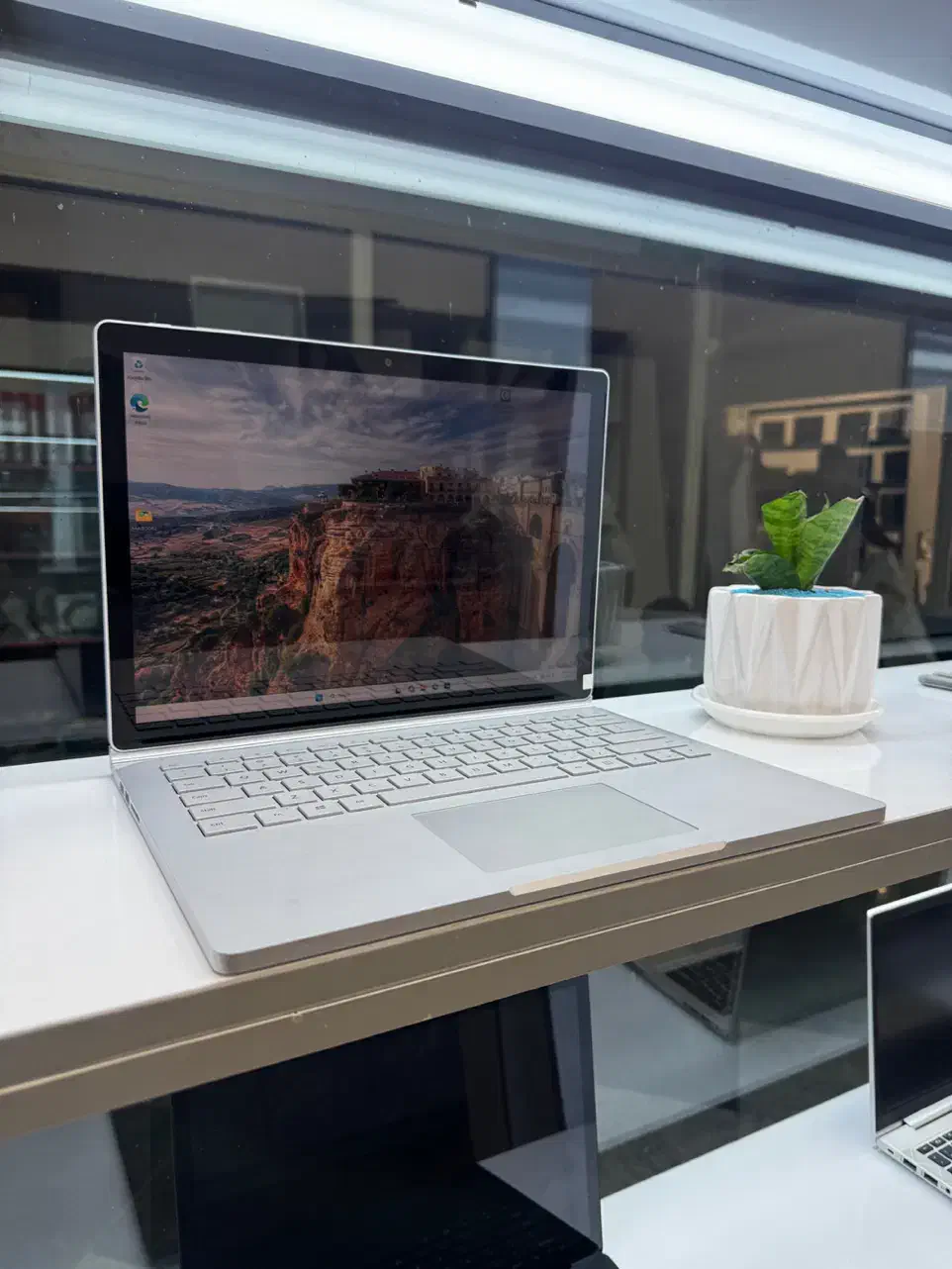 سرفیس بوک ۲ گرافیک دار ۱۳ اینچی|رایانه همراه|تهران, فلسطین (میدان انقلاب)|دیوار