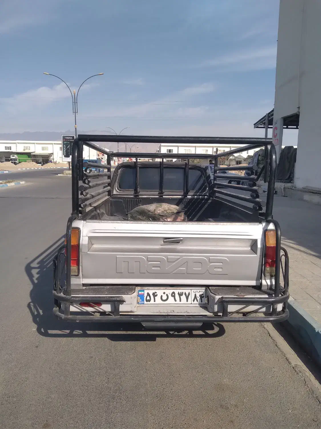 وانت بار مزدا کرایه منصفانه با رضایت مشتری|خدمات حمل و نقل|بندرعباس, |دیوار