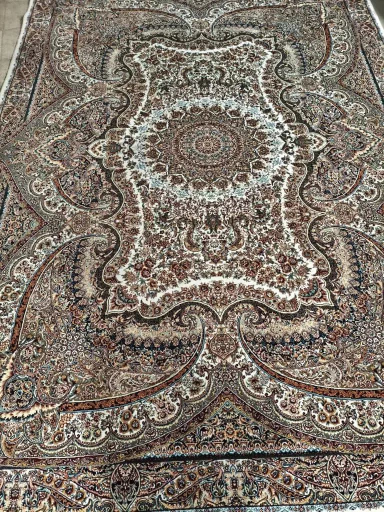 تعدادی فرش|فرش|قم, شاه سید علی|دیوار