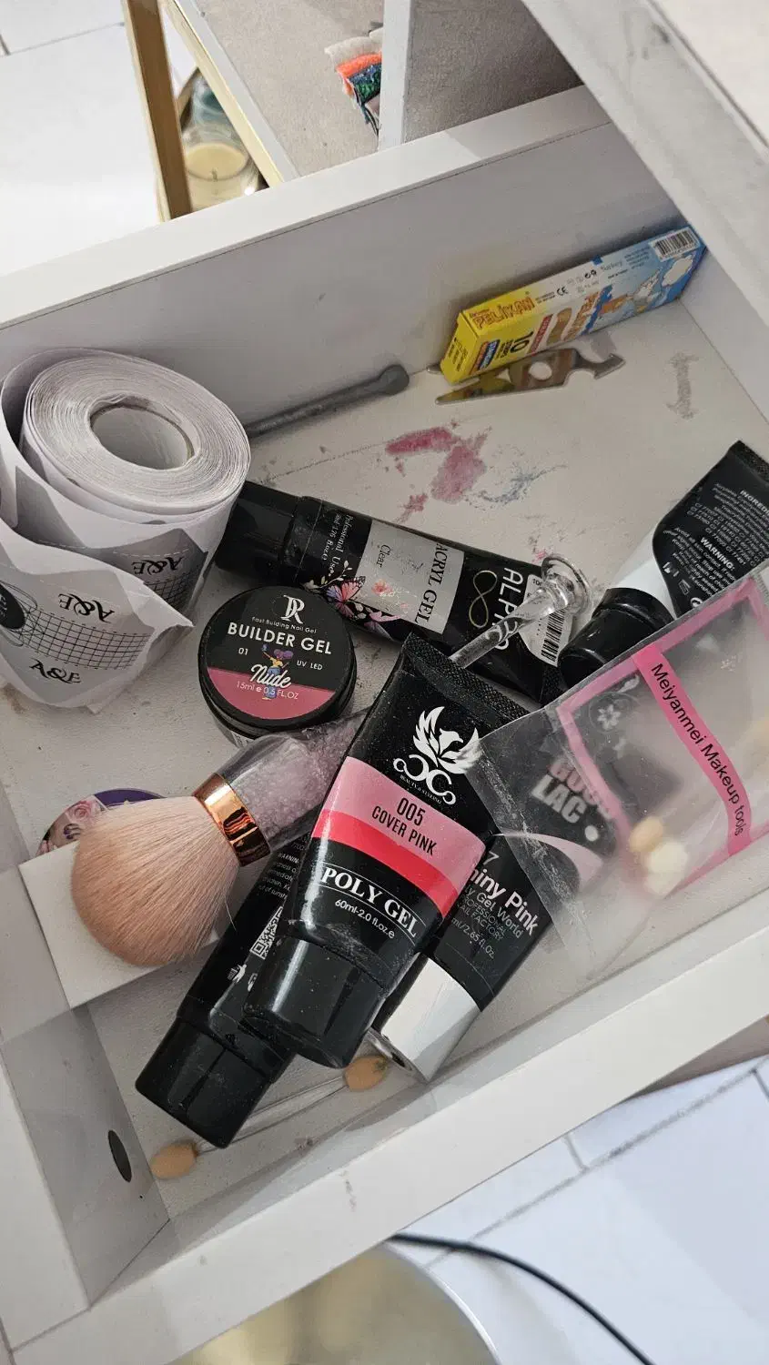 صفر تا صد لوازم و تجهیزات ناخن در حد نو|آرایشگاه و سالن‌های زیبایی|مراغه, |دیوار