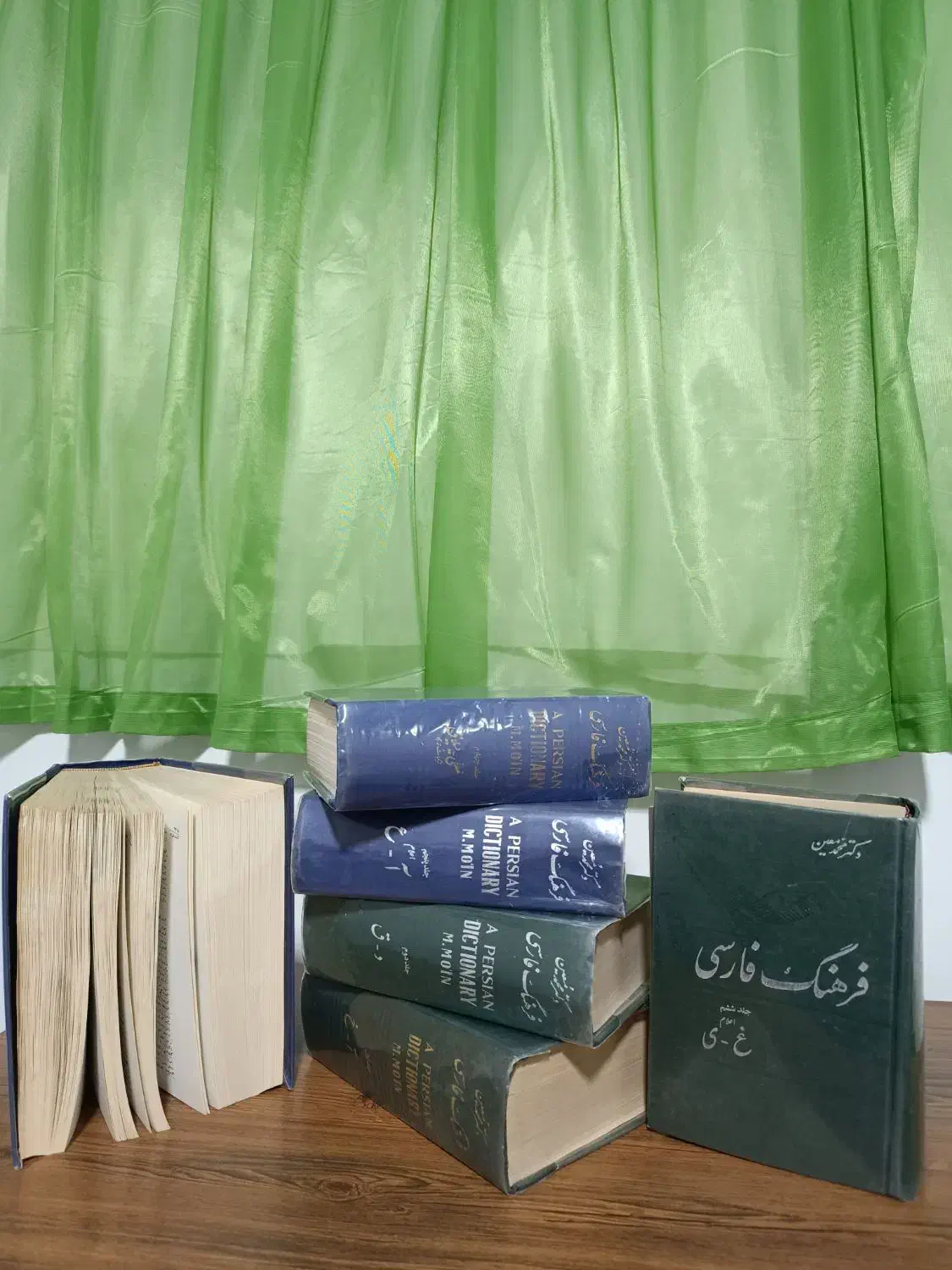 کتاب فرهنگ فارسی دکتر معین|کتاب و مجله ادبی|قم, نیروگاه|دیوار