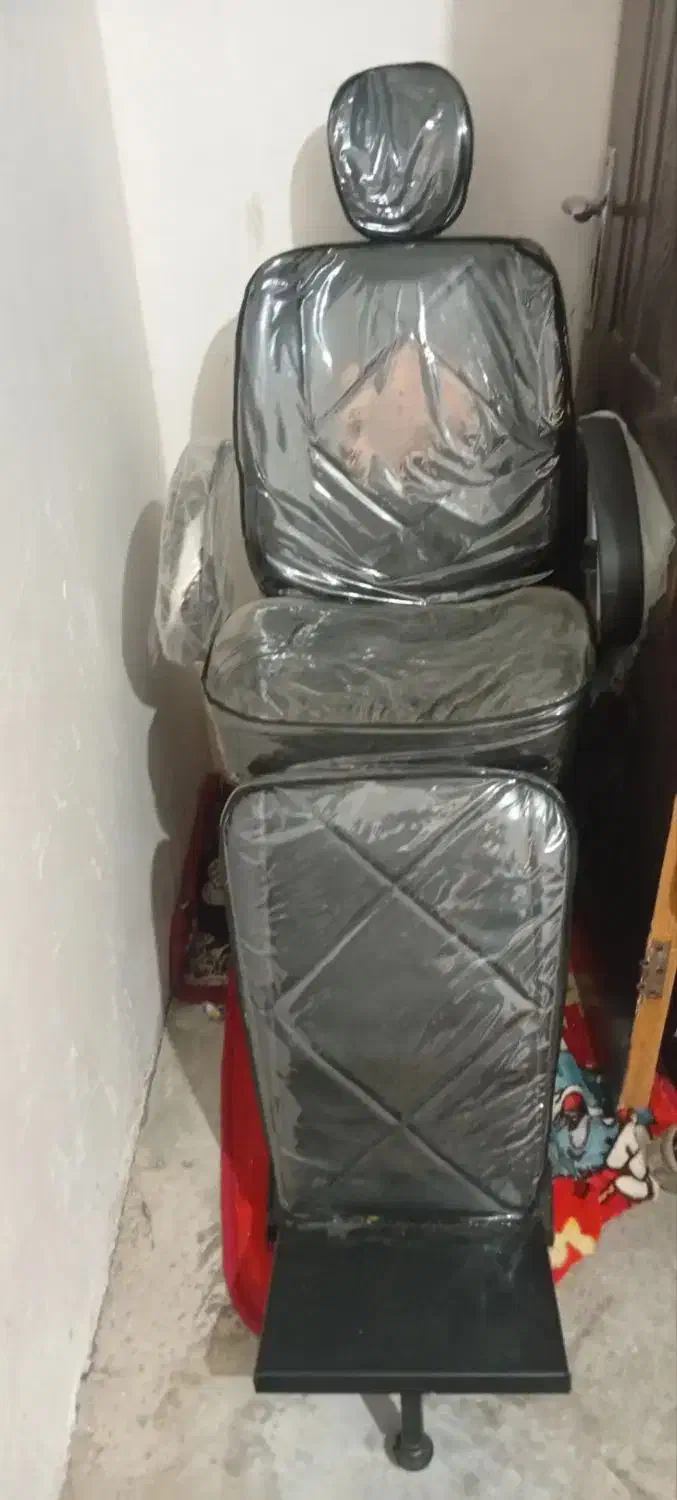 سندلی|دفتر کار|چهارباغ, |دیوار