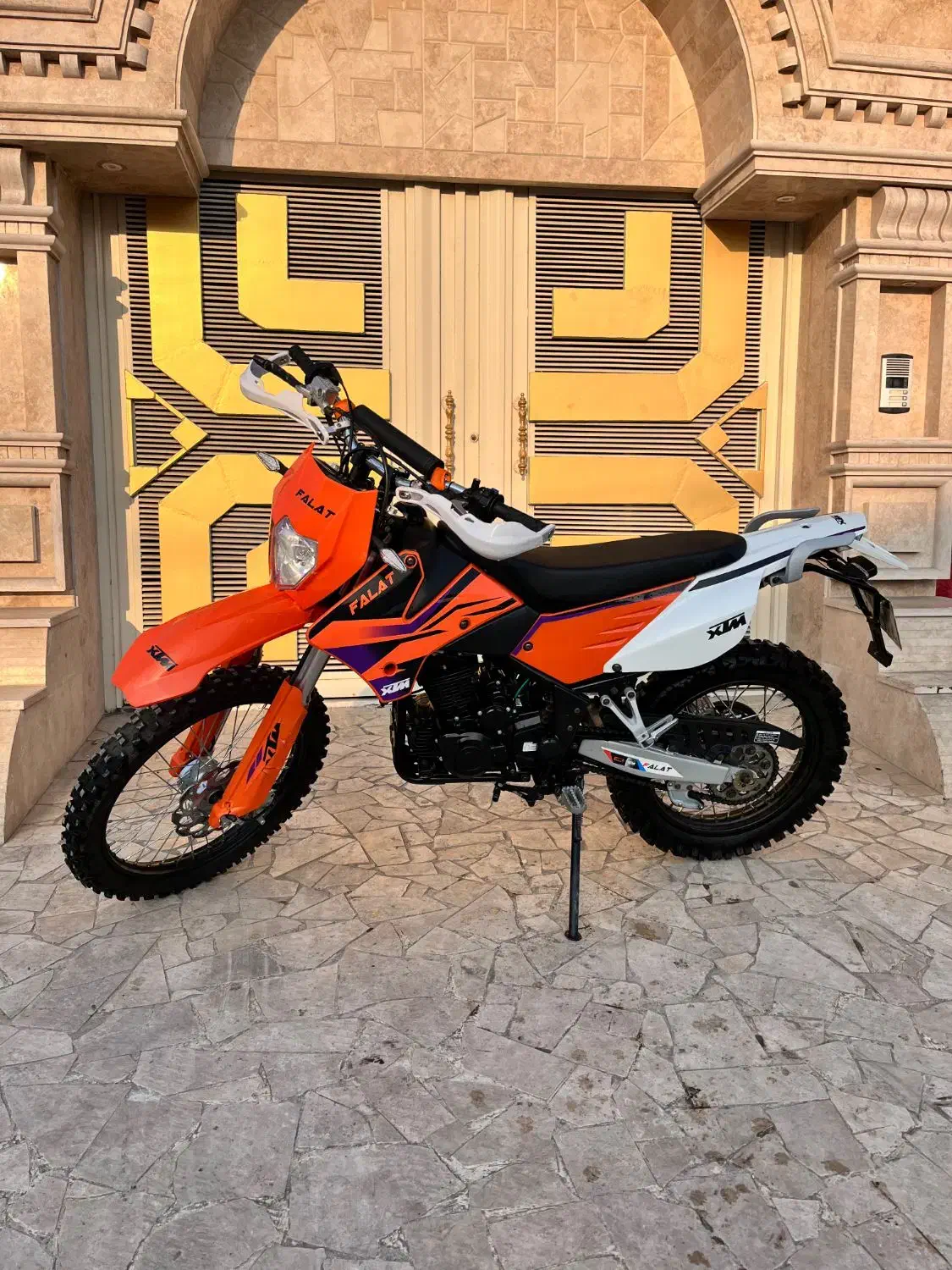 فلات ۲۵۰ کی تی ام ۱۴۰۳|موتورسیکلت|تالش, هشتپر|دیوار