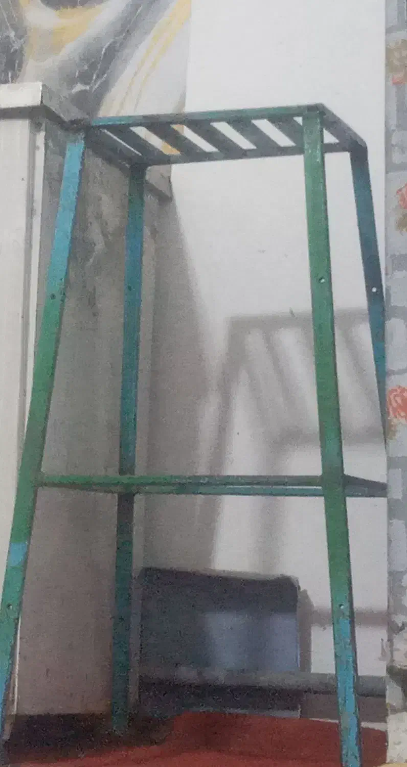 چهار پایه|صندلی و نیمکت|سراب, |دیوار