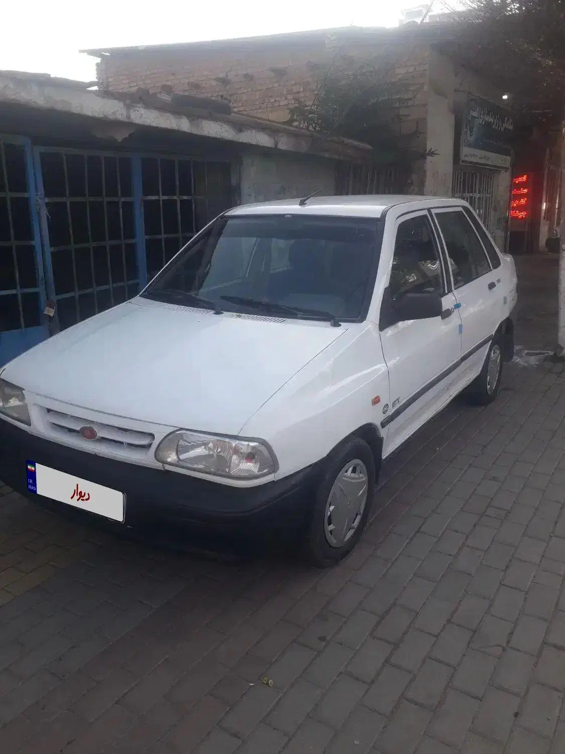 پرایدسفیدمدل۸۵ شاسی سالم|خودرو سواری و وانت|پارس‌آباد, |دیوار