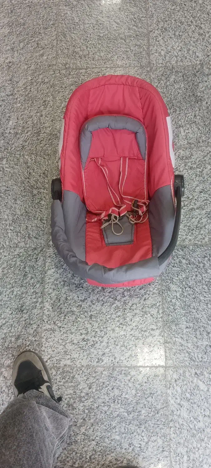 کریر|کالسکه و لوازم جانبی|تویسرکان, |دیوار