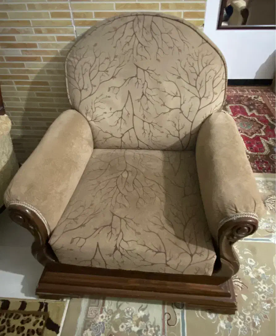 مبل راحتی سالم فروش فوری|مبلمان خانگی و میز عسلی|هشتگرد, هشتگرد قدیم|دیوار