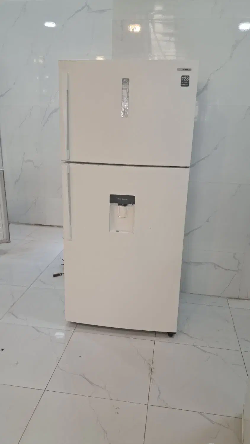 یخچال فریزر باضمانت کتبی کاملا سالم|یخچال و فریزر|قم, ولیعصر|دیوار