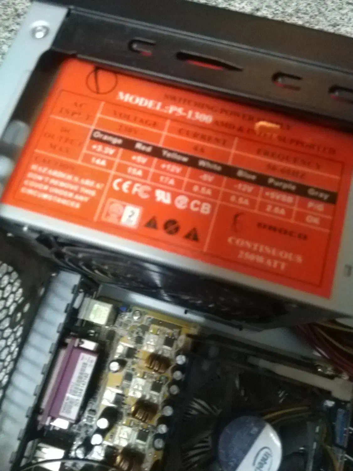 کیس کامپیوتر پنتیوم ۴ با کیبورد وایرلس|رایانه رومیزی|تهران, ستارخان|دیوار