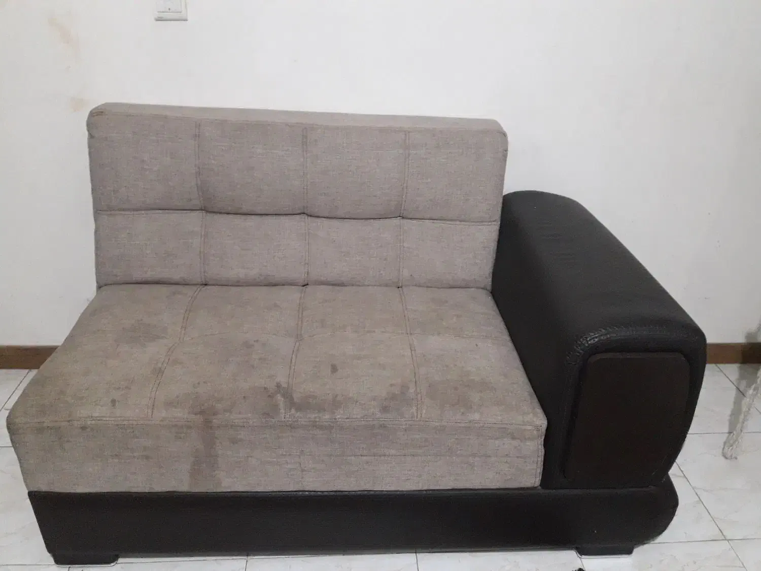 مبل ال کاملا سالم فقط نیاز به شستشو داره|مبلمان خانگی و میز عسلی|سمنان, |دیوار