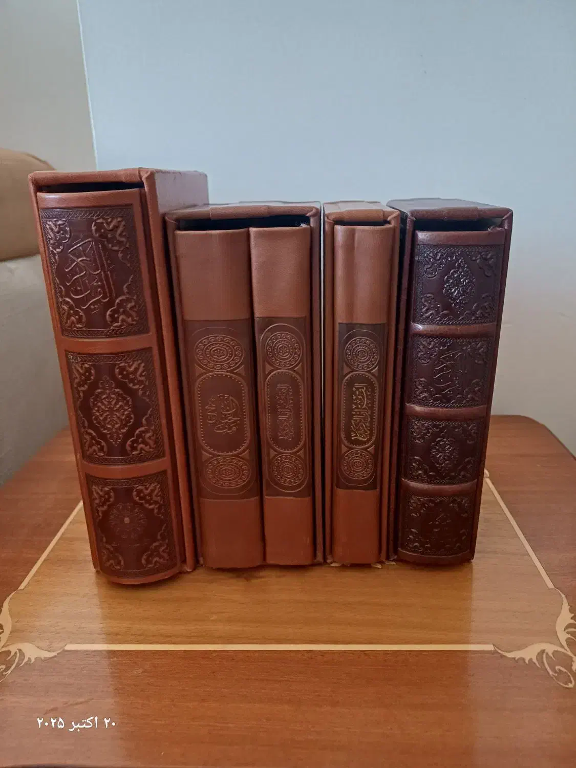 قرآن مجید در انواع مختلف شکیل و زیبا|کتاب و مجله مذهبی|دماوند, دماوند|دیوار