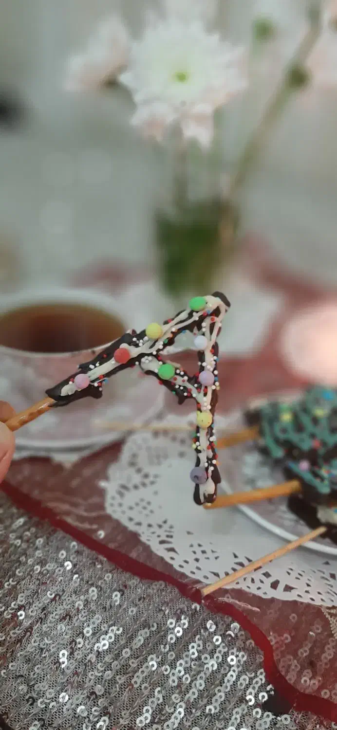 کاج شکلاتی و حروف تزیینی و خوراکی|خوردنی و آشامیدنی|قائمشهر, |دیوار