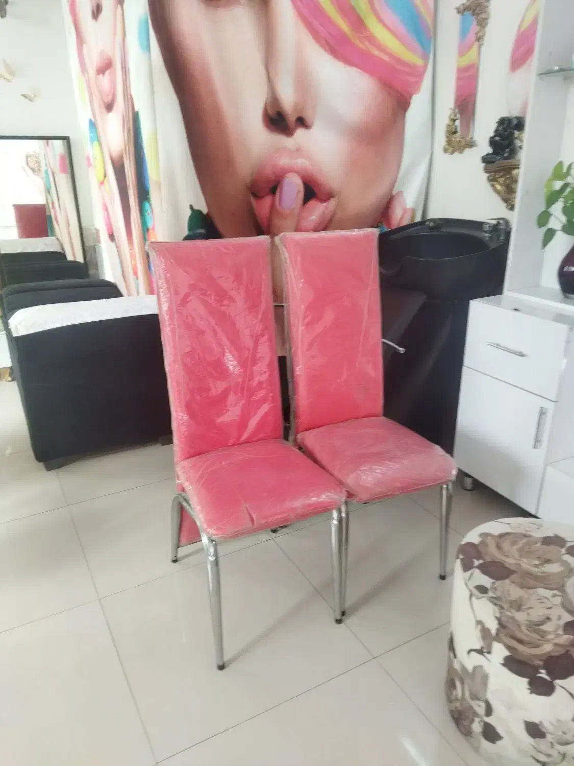 صندلی آرایشگاه|آرایشگاه و سالن‌های زیبایی|مشهد, چهارچشمه|دیوار