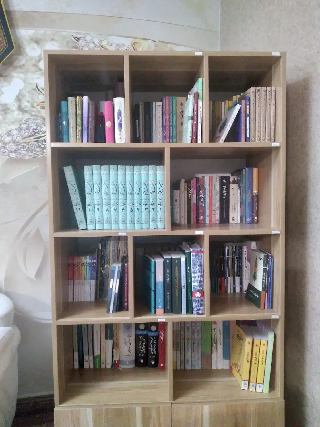 کتابخونه/ کتاب‌ خانه/کتابخانه کمددار|کتابخانه، شلف، قفسه‌های دیواری|رشت, رشتیان|دیوار